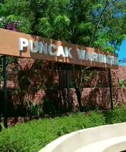 View from Puncak Waringin overlooking Labuan Bajo’s harbor and sunset