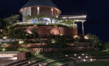 Puncak Waringin / Waringin Hill