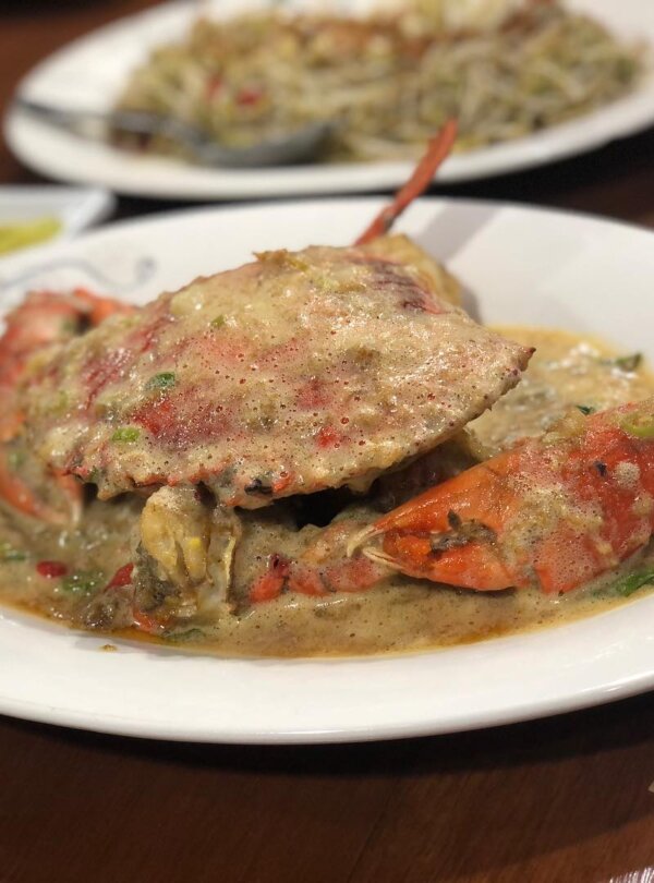 Traditional Indonesian dining at Rumah Makan Kellan Eat First in Labuan Bajo, Flores, Indonesia