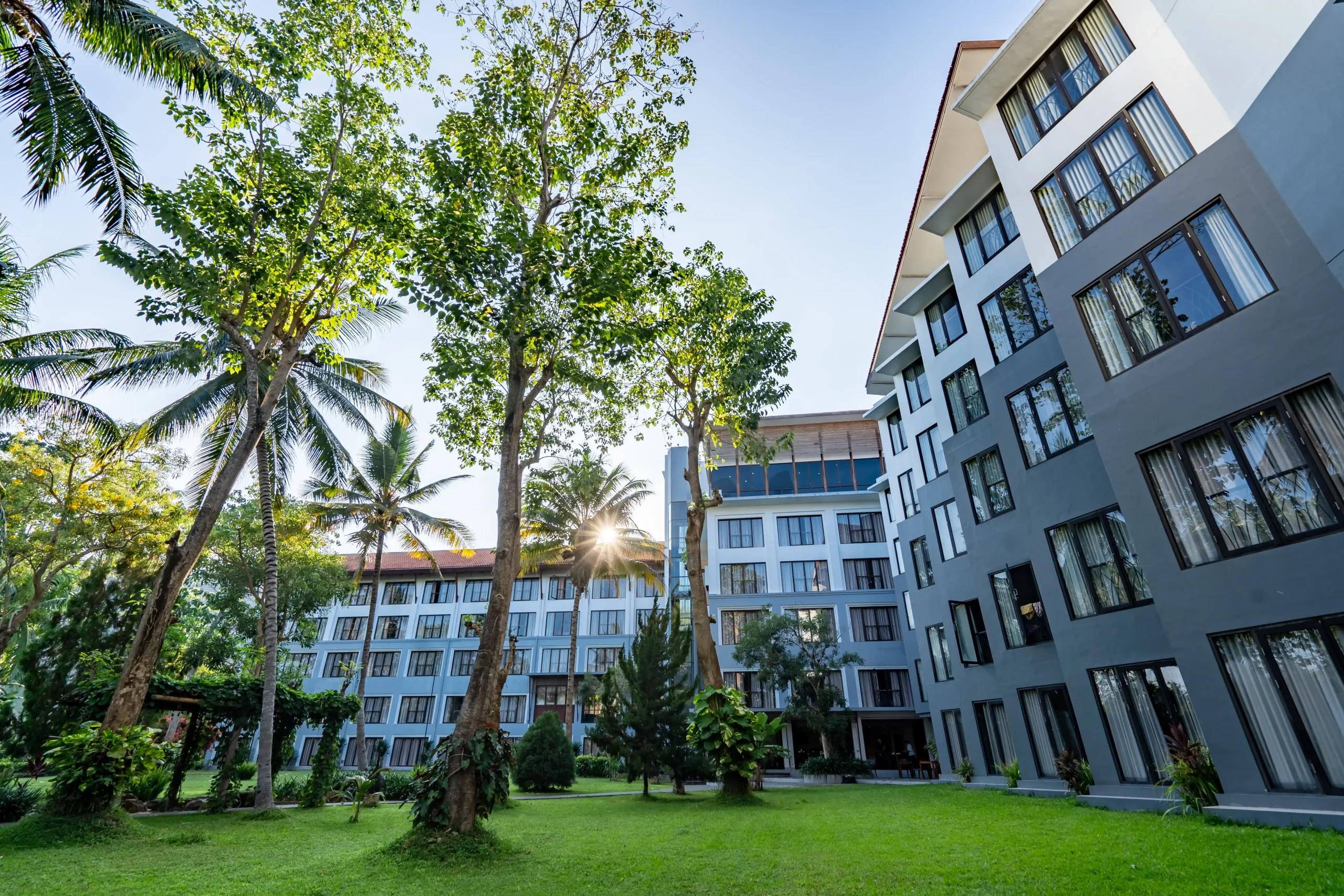 Hotel & Resort