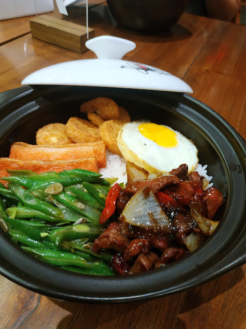 Elegant Chinese dining at Hong Signature in Labuan Bajo, Flores, Indonesia