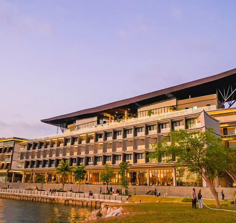 Meruorah Komodo – Contemporary Luxury Overlooking Labuan Bajo Modern luxury hotel Meruorah Komodo overlooking Labuan Bajo Harbor in Flores, Indonesia