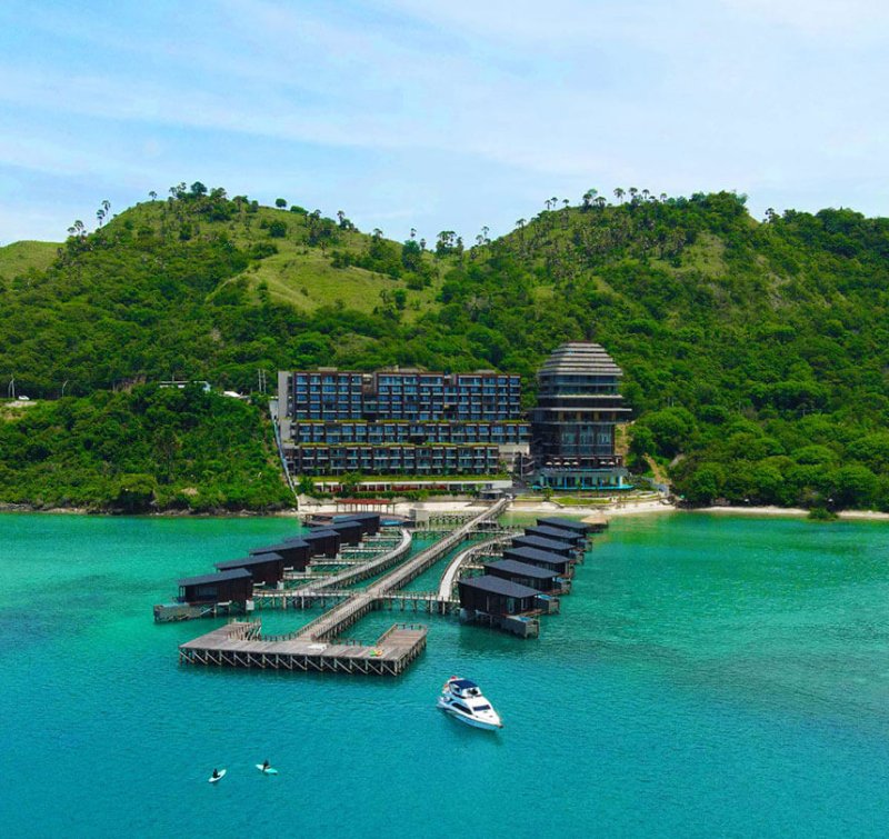 Katamaran Komodo – Modern Seaside Luxury in Labuan Bajo Katamaran Hotel & Resort Komodo with oceanfront views in Labuan Bajo